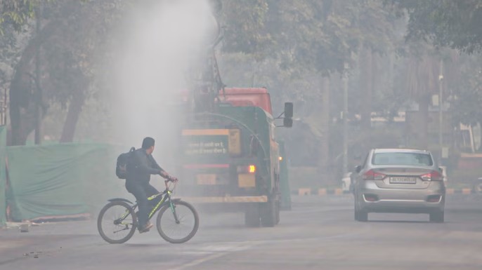 Fog Blanket Over North India: IMD Issues Dense Fog Alert
