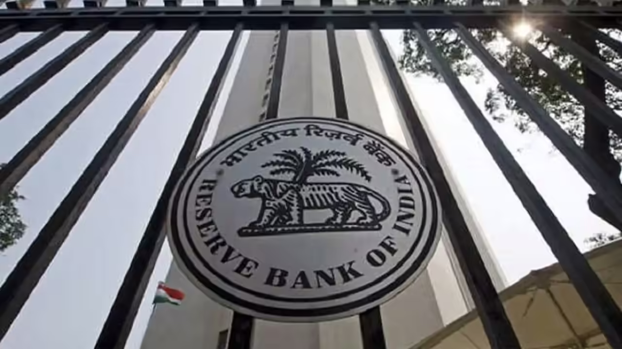 Keeping India’s Inflation in Check: RBI Considers Adjusting the 4% Target Band