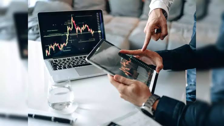 Markets in Turmoil as Global Indices Tumble; FIIs Exit with ₹4,994 Cr Selloff, While Corporate India Fires on All Cylinders.