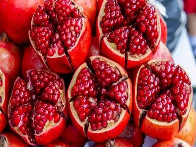 Daily Dose Of Anaar: 5 Reasons To Add Pomegranate To Your Morning Routine