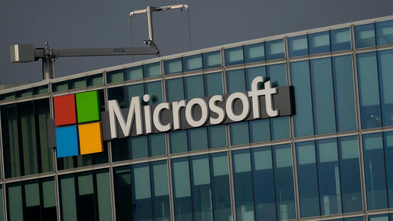 Massive AI Infrastructure Boost: Microsoft Signs $9.7B Contract with IREN for Nvidia GPUs
