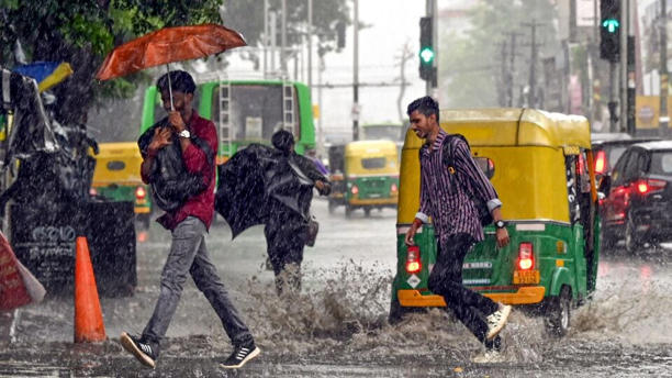 IMD Issues Red Alert for Kerala and Karnataka, Torrential Rains to Persist Till July 25