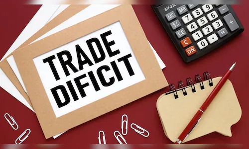 India’s February Trade Deficit Narrows Amid Strong Services Surplus