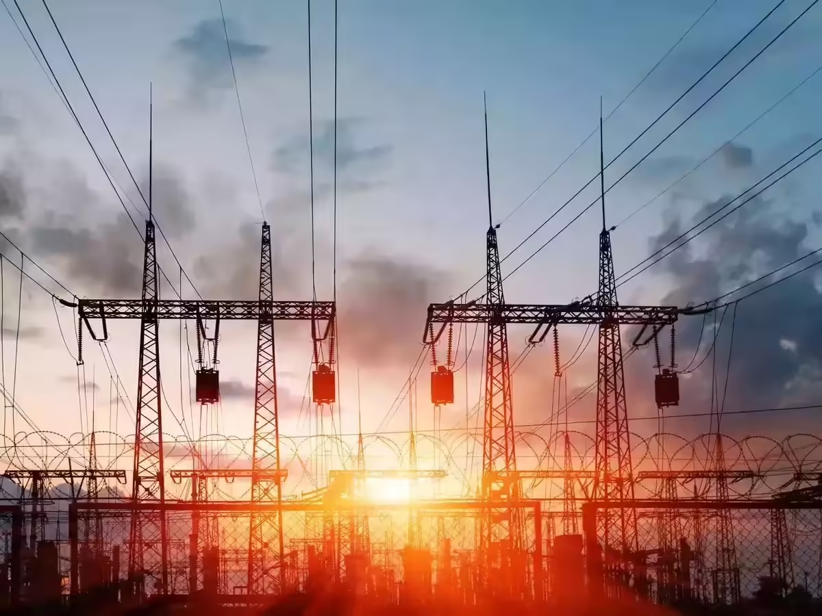 India Weighs $12 Billion Lifeline For Struggling State Power Distributors
