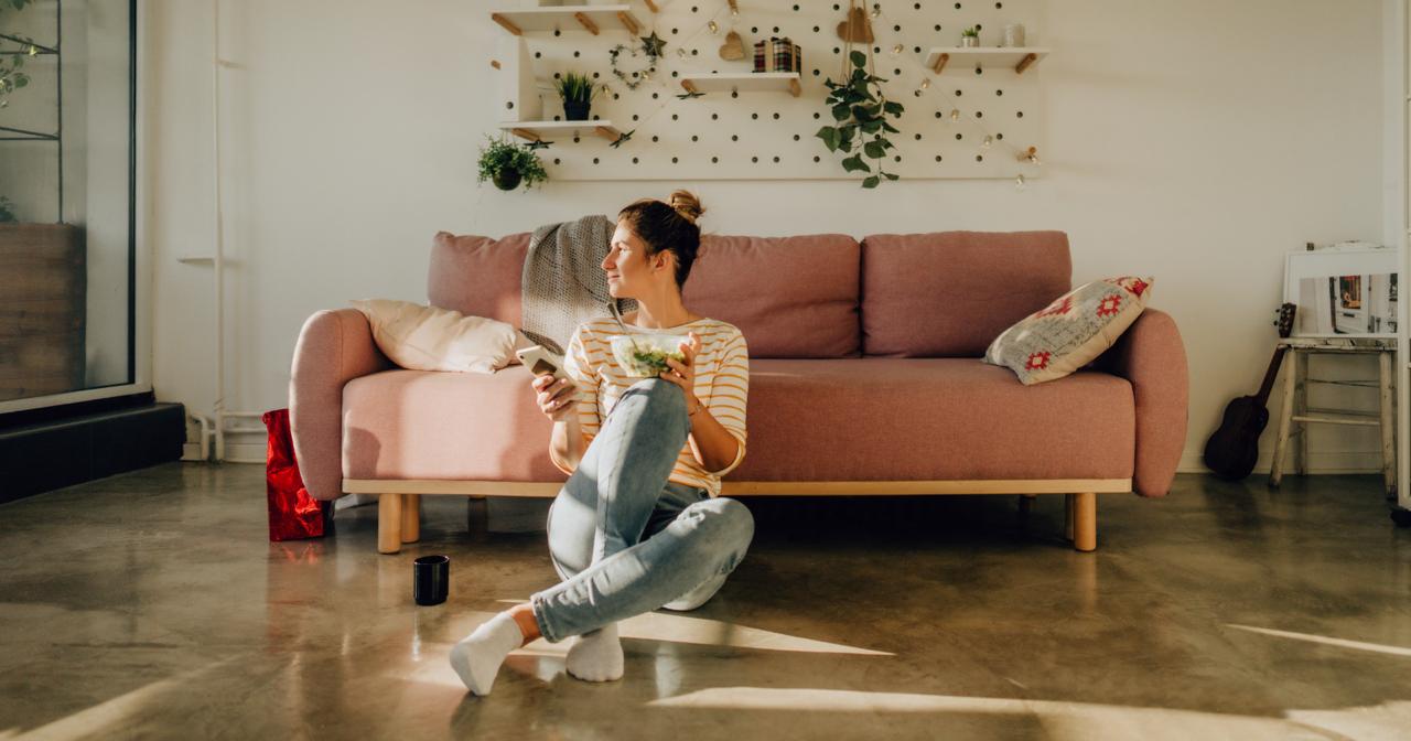 Solitude as Strength: Psychology Reveals 10 Rare Traits of People Truly Content Alone on Weekends