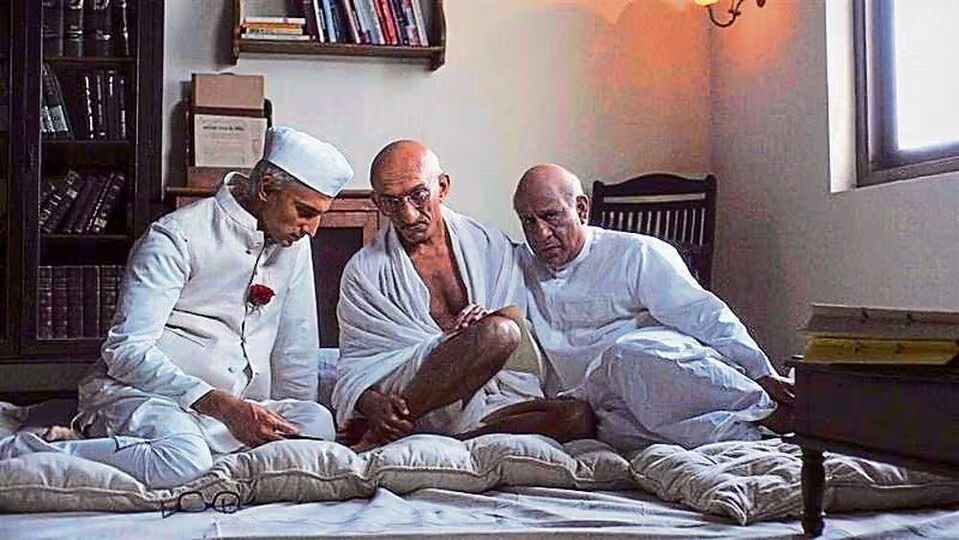 Freedom at Midnight: How Clothing Became a Symbol of Power in India’s Independence Drama