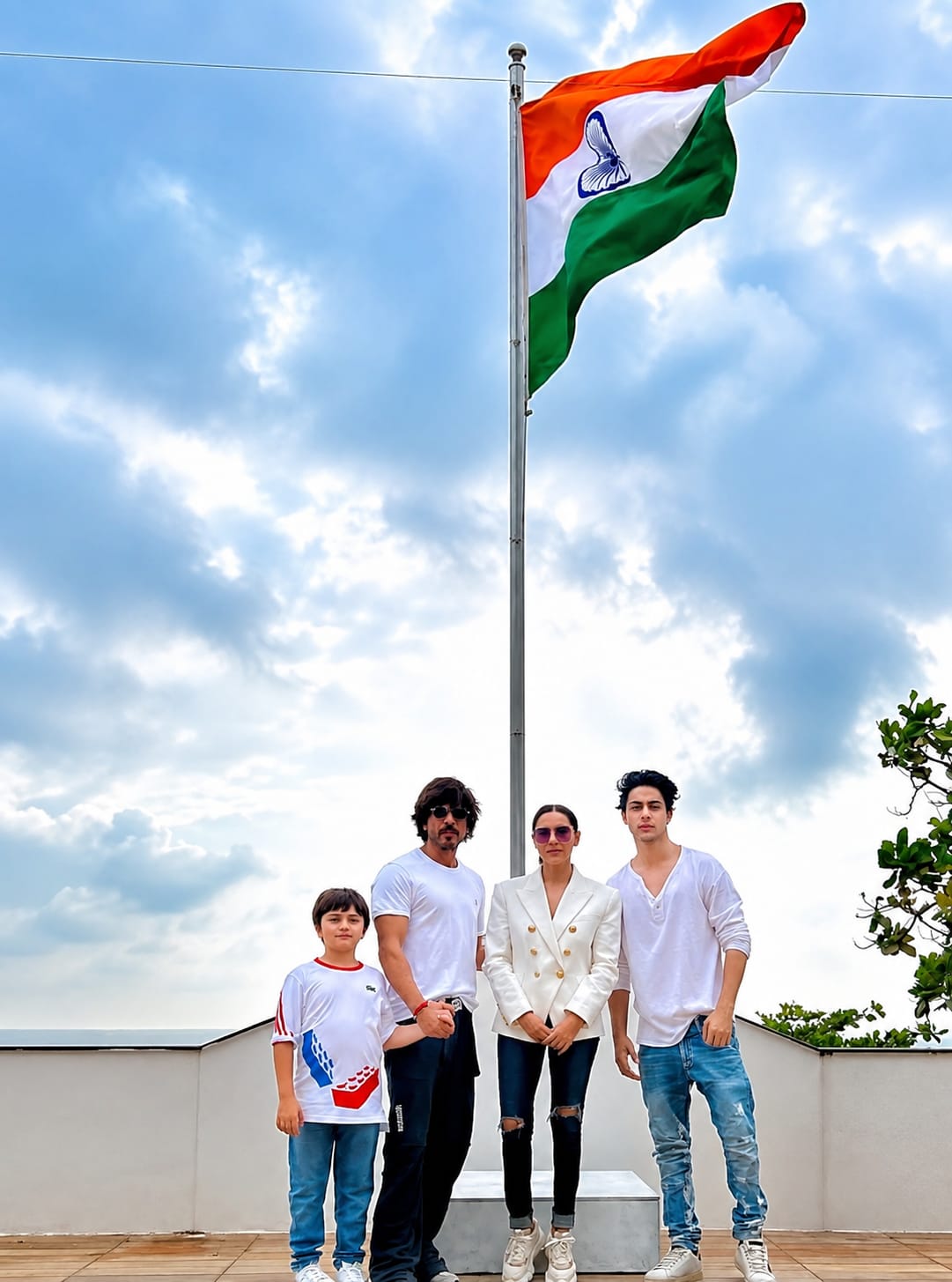 ‘Love Being One’: Shah Rukh Khan’s Heartfelt Independence Day Note Celebrates the India Within Us All