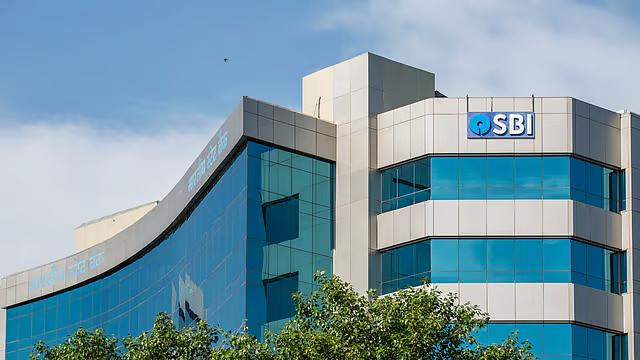 Muted Momentum: SBI Shares Inch Up 0.15% But Lag Behind Sector Peers in Market Rally