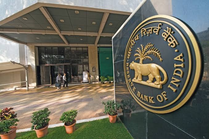Balancing the Books: RBI Successfully Floats Rs 240 Billion in Short-Term Government Debt