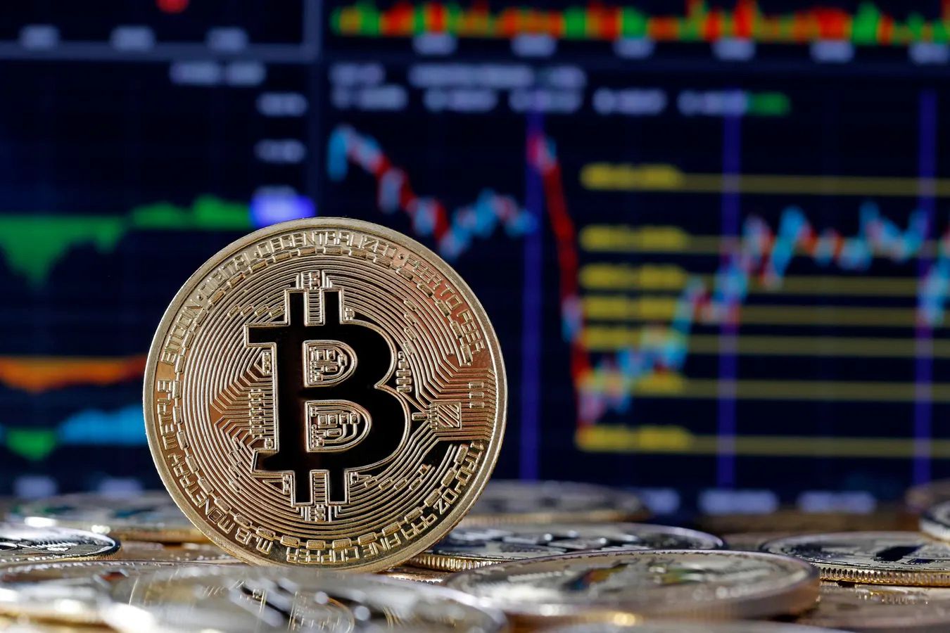 Bitcoin Surges Past $70,000, Hits One-Month High Amid Market Volatility