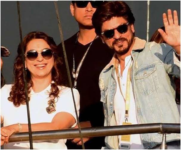Knight in Shining Armor: Shah Rukh Khan Swoops into Kolkata for IPL2025 opener, Fans Go Wild