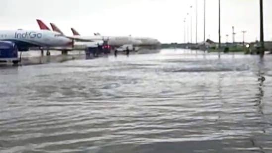 Flights Delayed, Roads Flooded: Delhi Airport’s Storm Alert to Passengers