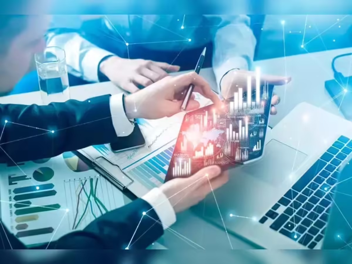 Stocks To Buy In 2026 For Long Term: HDFC Bank, M&M Among Top Picks