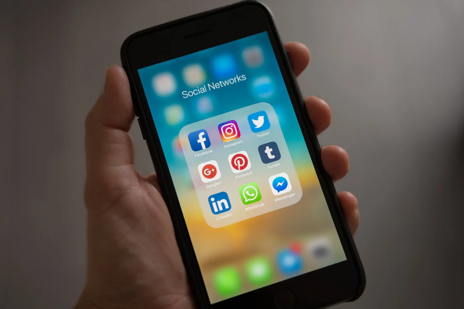 Escape the Scroll Trap: How to Make Your Android a Minimalist’s Dream