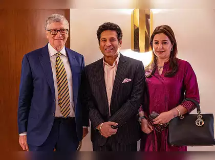Bite-Sized Brilliance: Bill Gates and Sachin Tendulkar Share Vada Pav!