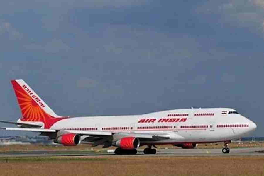 Air India Dreamliner Returns to Hong Kong After Mid-Air Technical Scare
