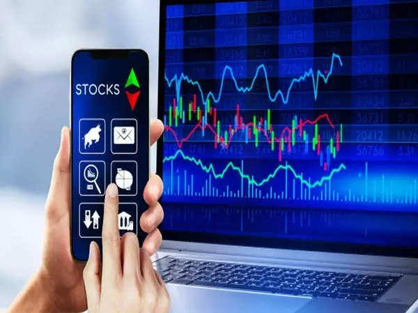 Tech Titans Tumble While Metals Shine: Week's Most Dramatic Market Shifts