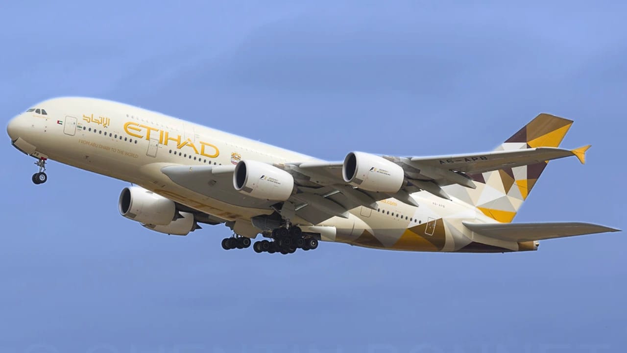 Etihad’s Superjumbo Shuffle: Two Airbus A380s to Return as Fleet Strategy Evolves