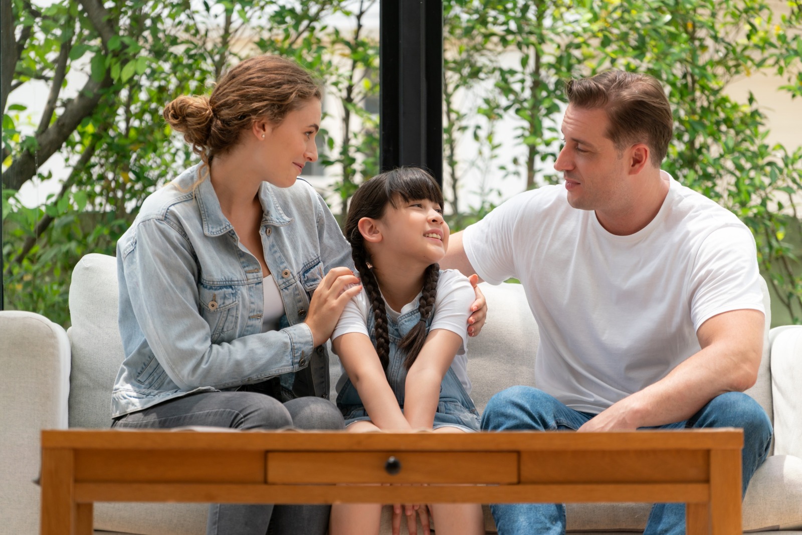 FOMO in Parenting: Finding Balance Amid Pressure