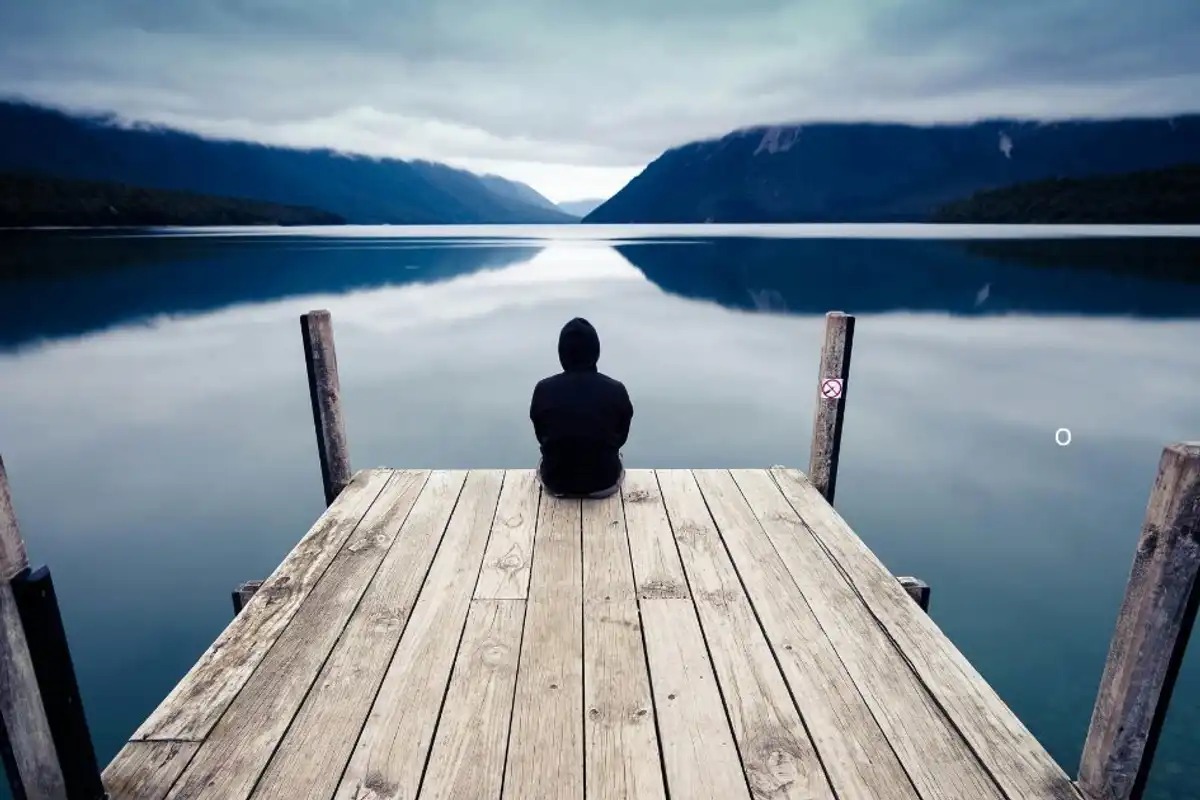 Quiet Strength: Why Choosing Solitude Signals Emotional Maturity