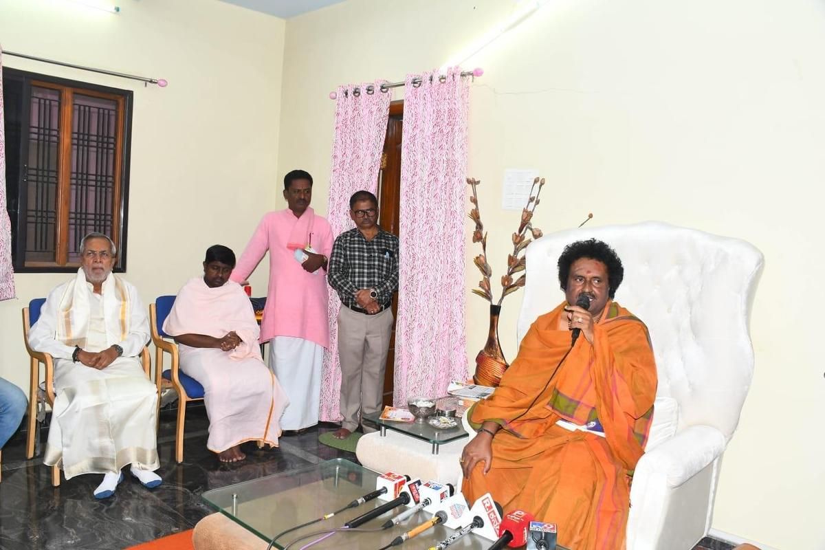 Sri Vishwaradhya Annual Fair Celebrated with Grand Chariot Festival in Yadgir