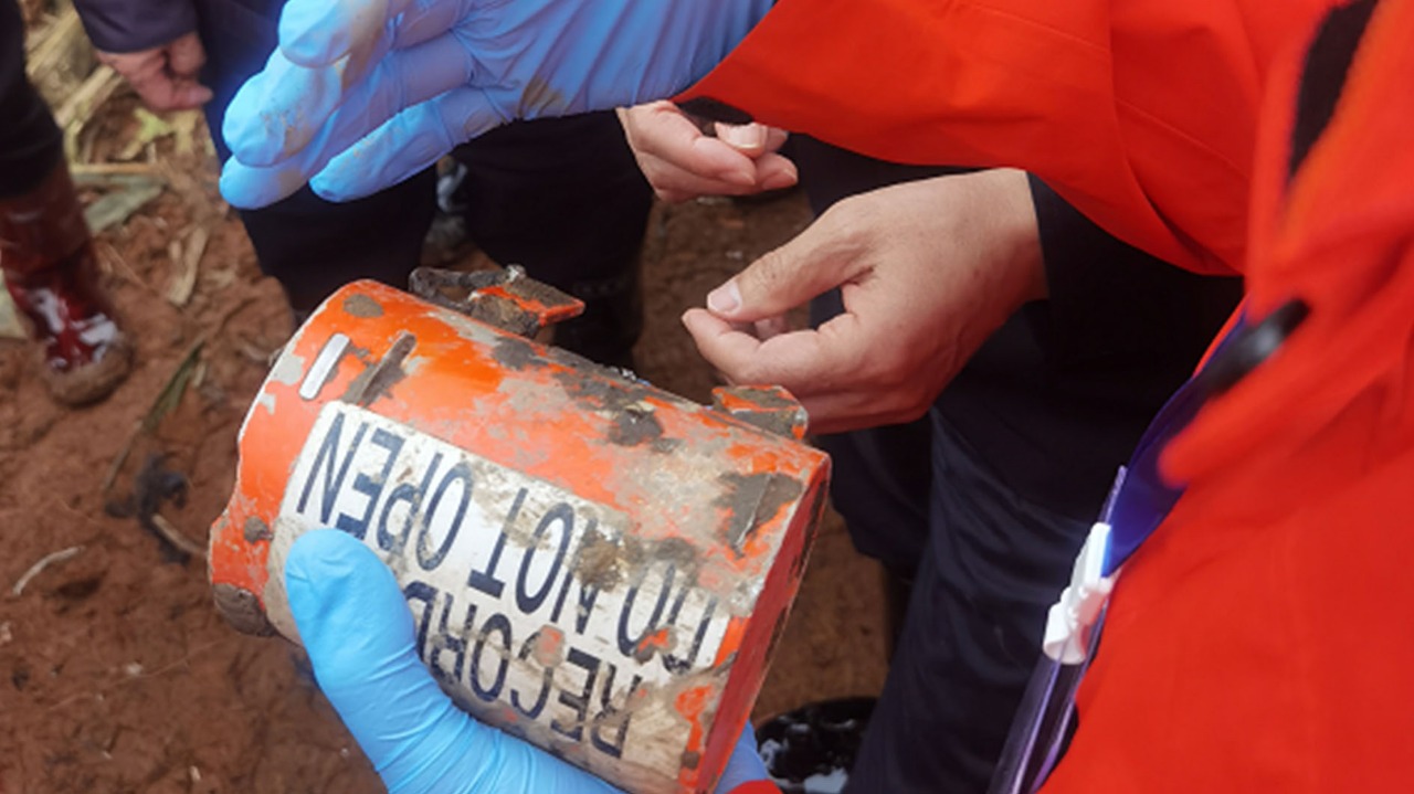 India Air Crash: Investigators Recover One Black Box, Search Continues For Second