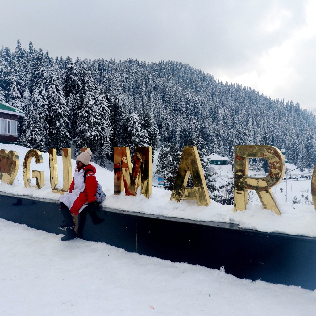 Snow Much Fun: Jammu and Kashmir Braces for a 3-Day Winter Wonderland!