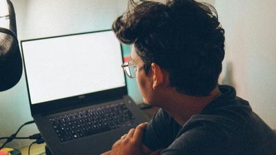 Big 4 Employee’s Weekend Work Protest Sparks Viral Debate On Burnout
