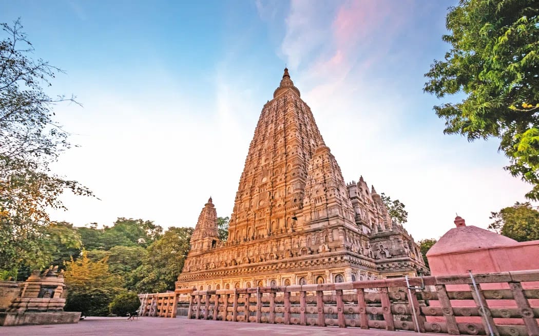 India's Spiritual Tourism Surge: Mahakumbh 2025 Boosts Visa Applications 21.4%