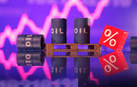 IMF Warns of Capital Flow Dry-Up, Oil Price Falls, and China's Deflationary Pressures