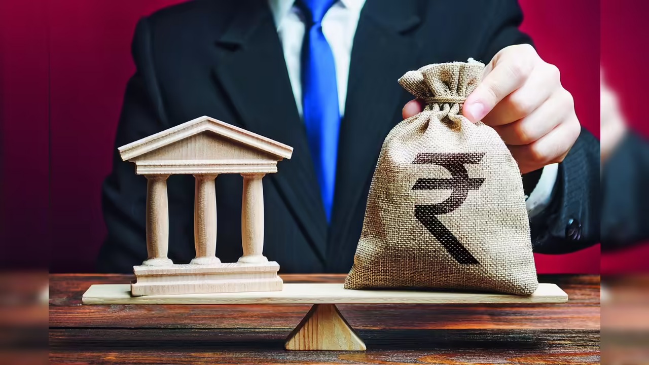 Sales Targets or Trust? RBI Sounds Alarm on Banks’ Mis-selling Epidemic