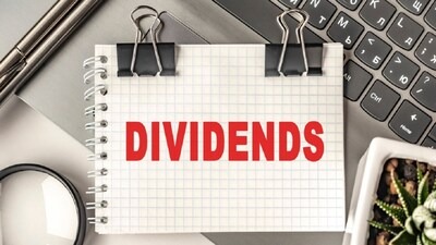 Dividend Clock Strikes: 10 Stocks Go Ex-Date Today—Are You Eligible?