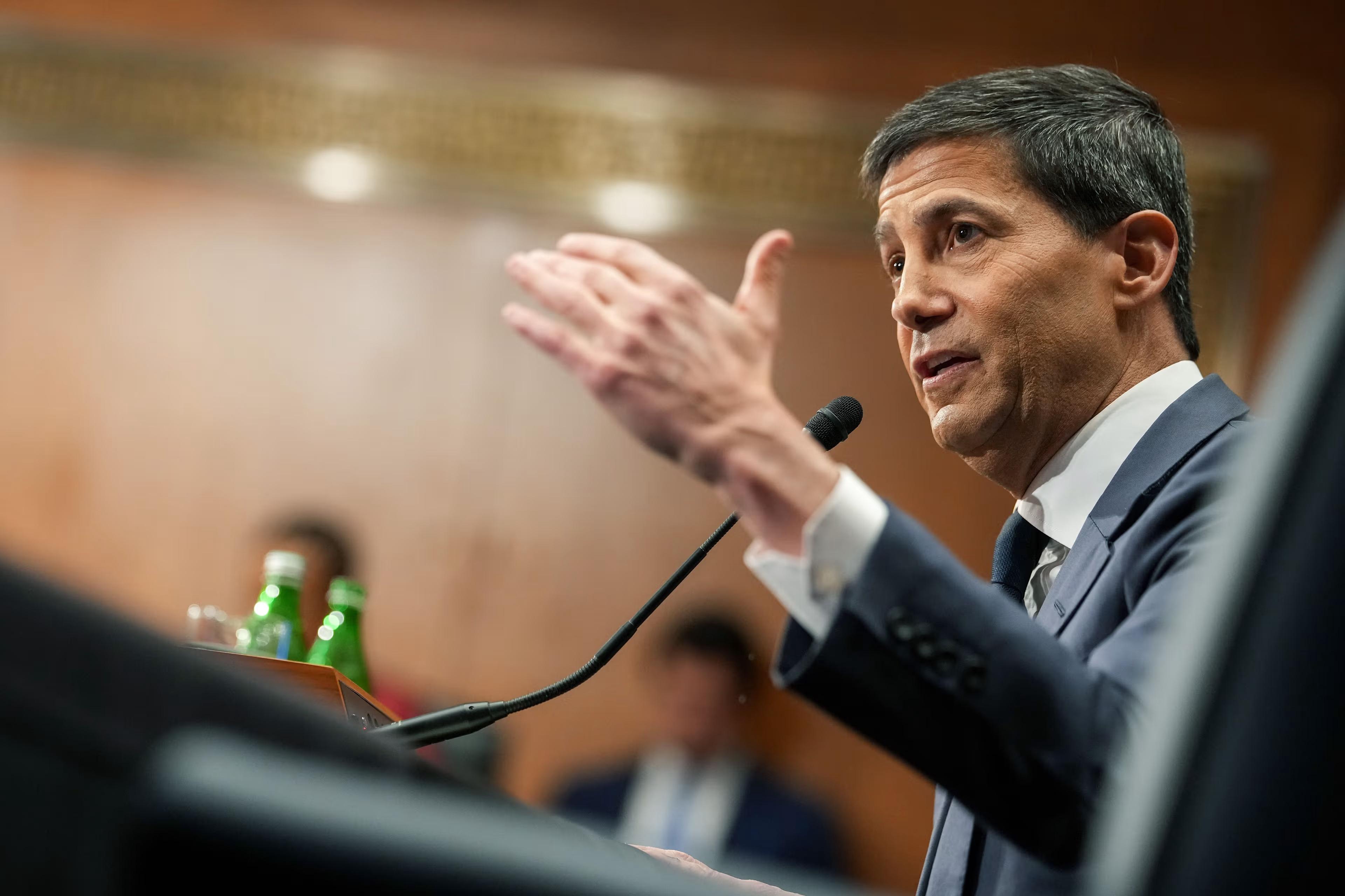 Warsh of Words: New Fed Chair Holds First News Conference as Rates Hold Steady