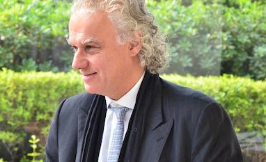Chris Wood Reinstates HDFC Bank in Jefferies Portfolio, Signaling Confidence in India’s Banking Leader