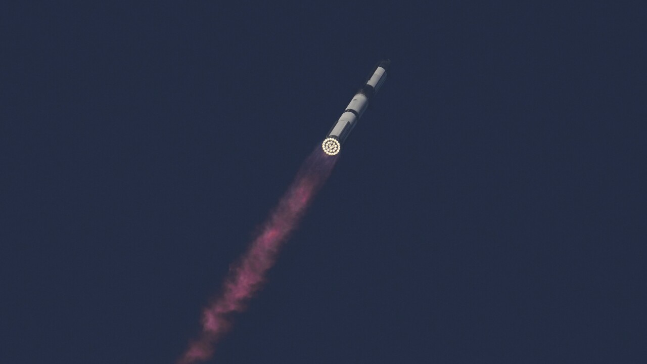 SpaceX’s Starship Launch Ends in Uncontrolled Spin After Back-to-Back Explosions