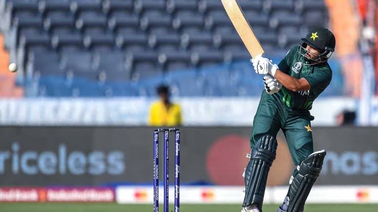 Pakistan Battles India, Reaching 137-2 After 31 Overs