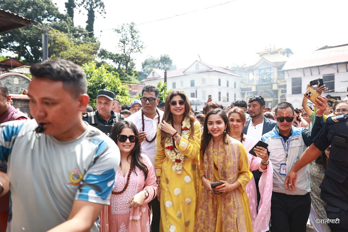 Shilpa Shetty Visits Pashupatinath Temple in Kathmandu