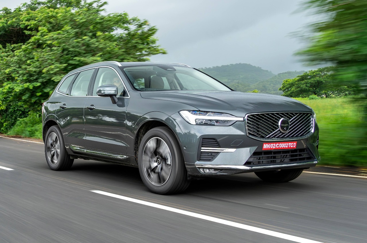 Volvo XC60 Facelift Arrives in India at ₹71.90 Lakh With Scandinavian Sophistication and Tech Upgrades