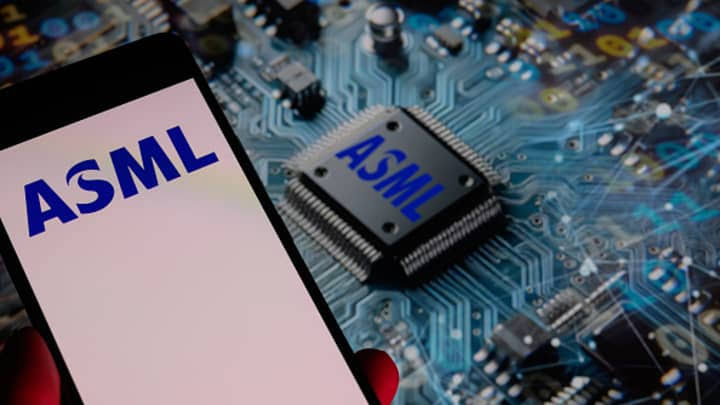 Red Tape Meets Microchips: US Tariff Avalanche Threatens Silicon Valley’s Wallet