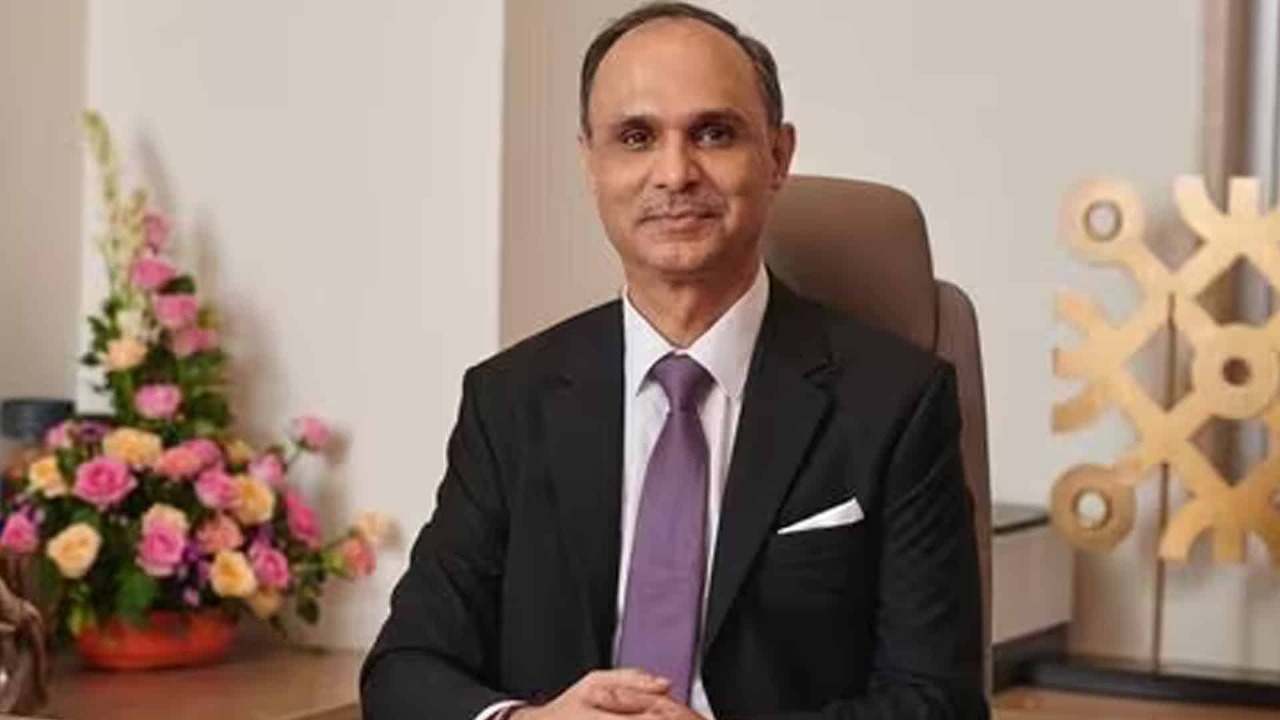 Sanjay Khanna Takes Additional Charge as Chairman and Managing Director of Petronet LNG