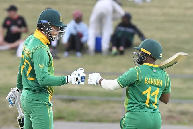 South Africa Steady at Drinks Break in Chase of 363 Against New Zealand