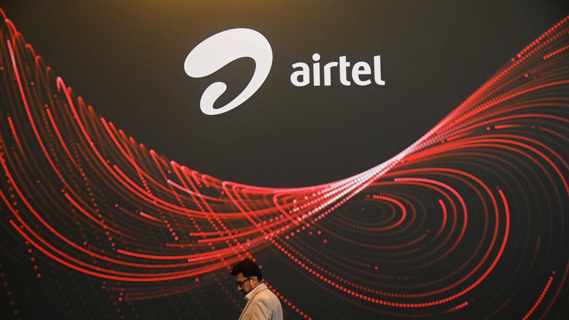 DoT Imposes Penalty on Bharti Airtel Over Subscriber Norms