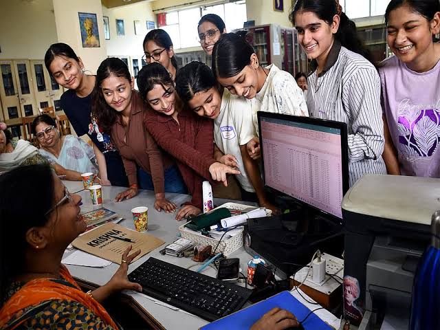 Over 1.6 Lakh CBSE Candidates Apply for Post-Result Services