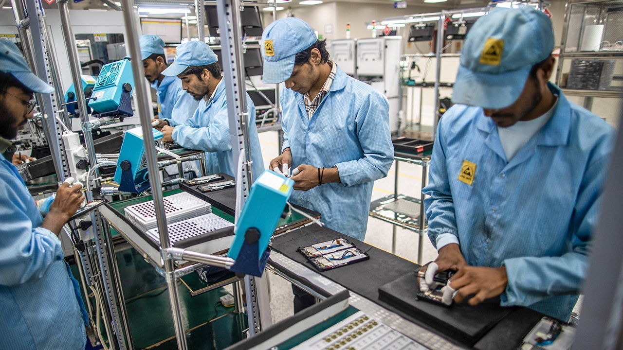India’s Electronics Revolution: ₹11 Lakh Crore Surge Sparks Global Manufacturing Race
