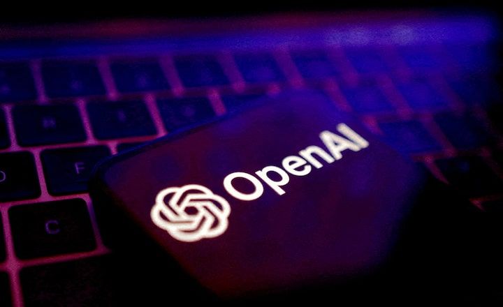 OpenAI’s Bold Hardware Push: Smart Speaker, Glasses & Lamp in Development