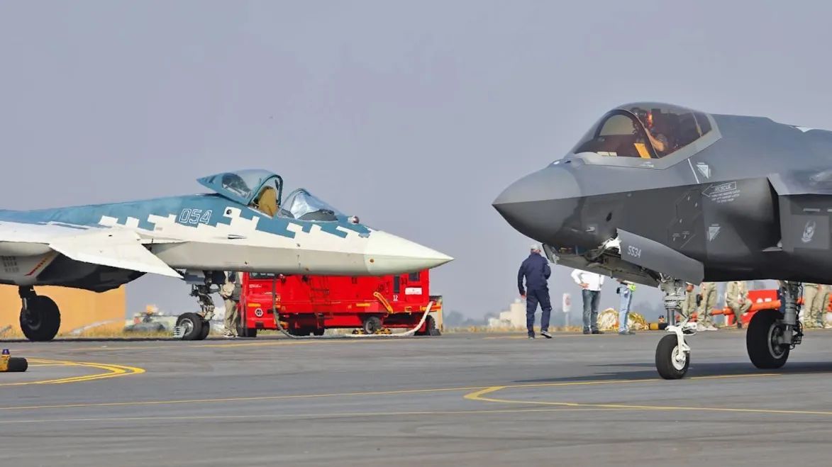 Rare Photo Captures Russian and American Fighter Jets Together in India