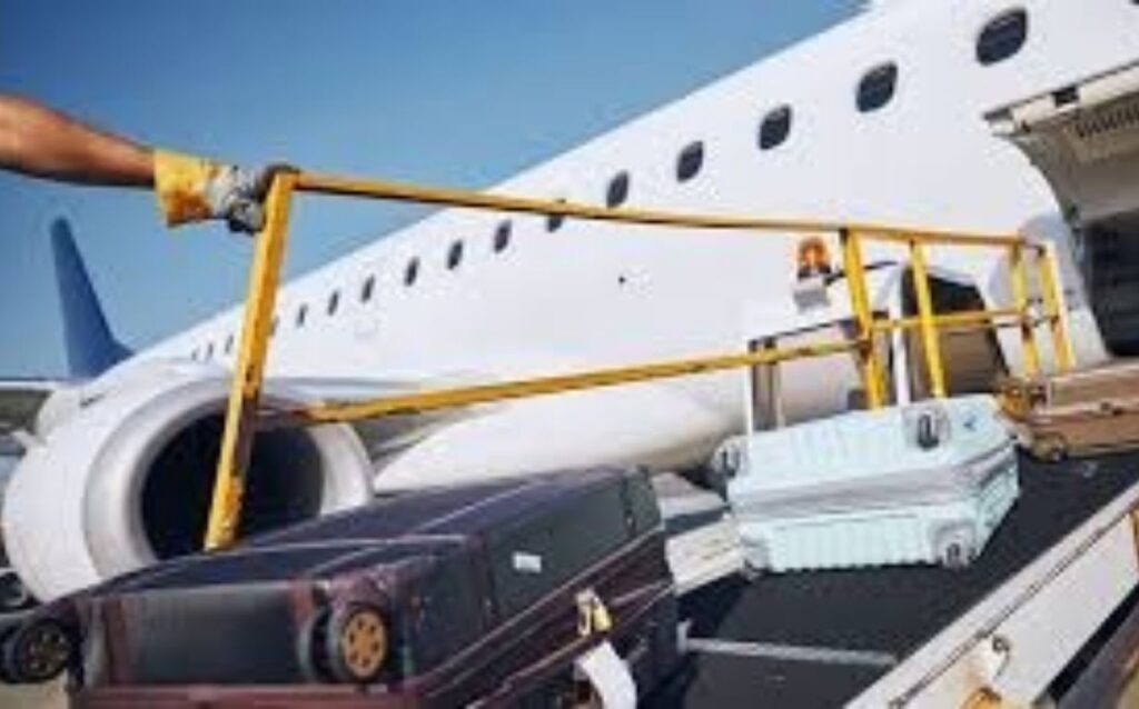 Airline Baggage Theft Surge: Passengers Lose Valuables in Flight