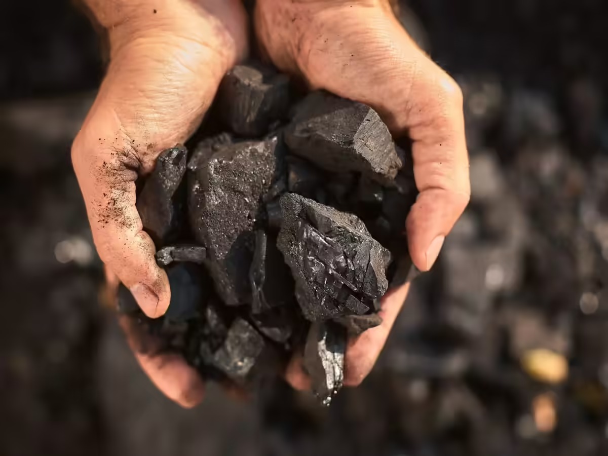 India’s Coal Imports Fall Despite Rising Power Demand