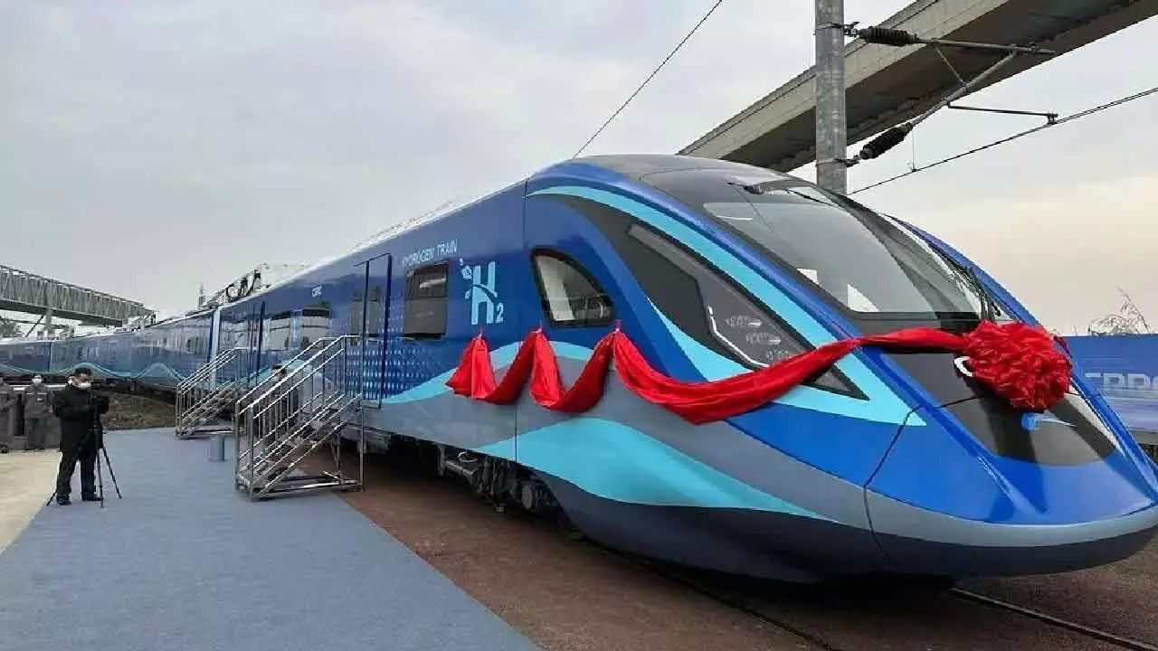 India Speeds Up Hydrogen Train Development for 2025 Launch