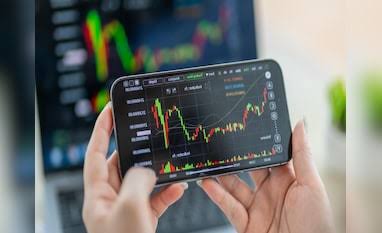 Before the Bell Rings, These Stocks Are Already Commanding Attention